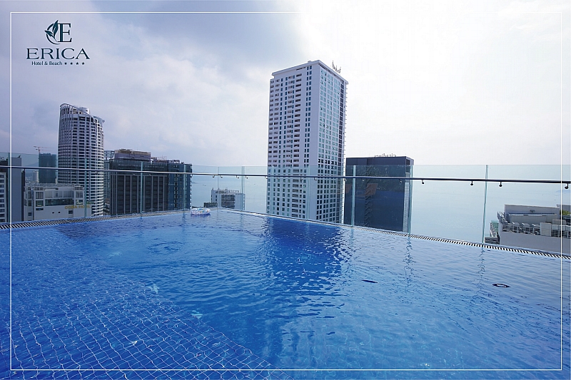 Khách sạn Golden Bay Đà Nẵng có phòng tắm view cực đã