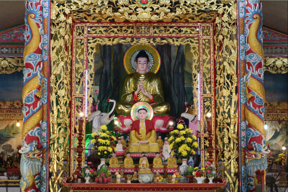 Chánh điện tượng Đức Phật Thích Ca - Chùa Linh Quang
