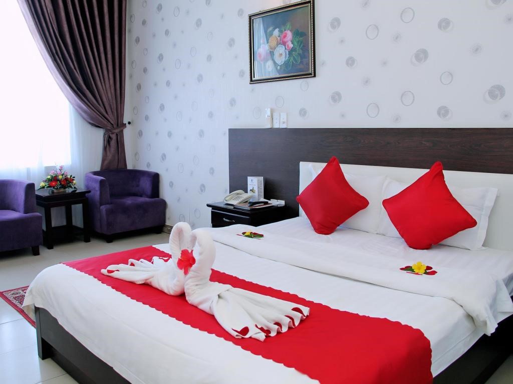Phòng deluxe giường lớn - Khách sạn LIon Sea Đà Nẵng 3 sao
