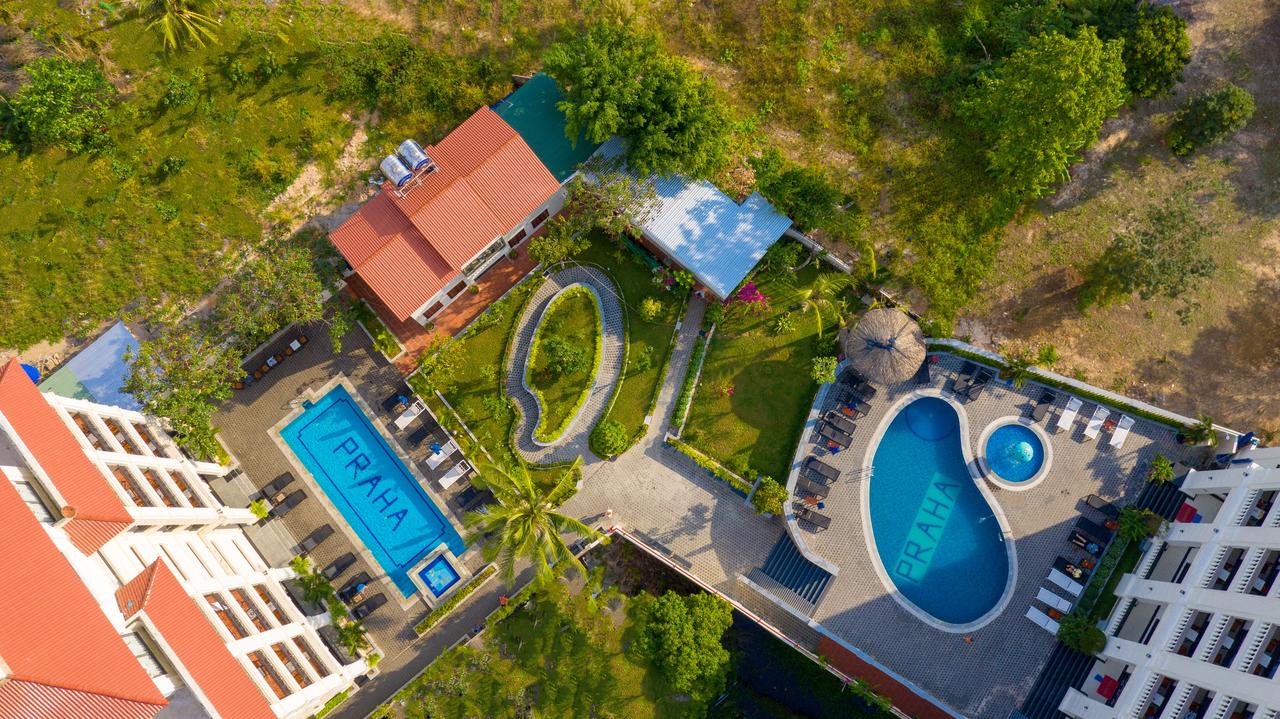 Khách sạn Golden Bay Đà Nẵng có phòng tắm view cực đã