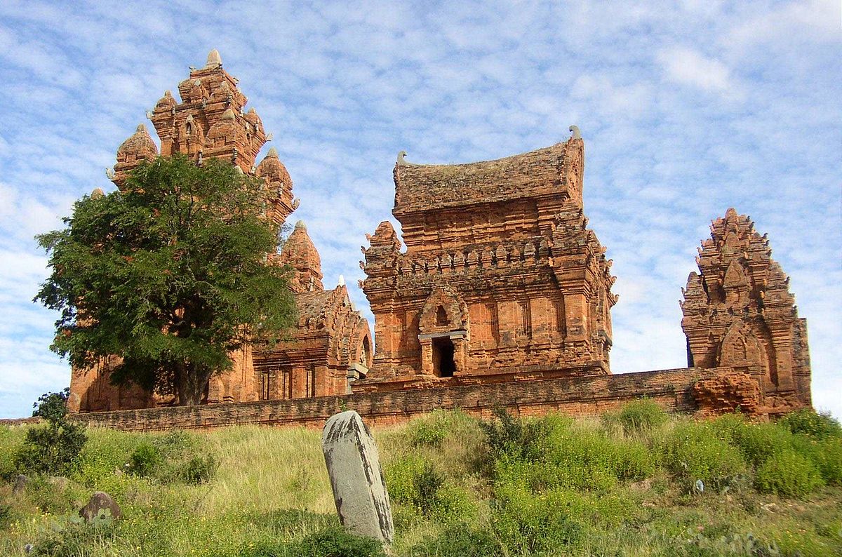 Poklong Garai mang đậm nét văn hóa người Chăm. 