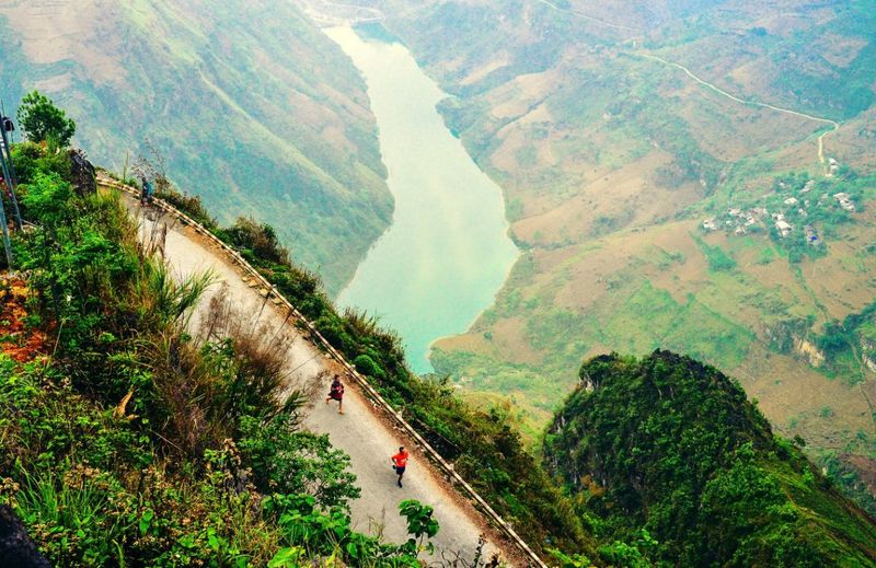 Hà Nội Hà Giang Quản Bạ Đồng Văn 3N2Đ - Oto